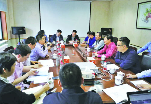 Ultimi blog aziendali su Il 25 aprile 2019, i capi dell'ufficio di protezione dell'ambiente della città di Jiangyin sono venuto alla nostra società per ispezione ambientale.
